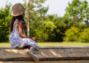 child-in-sun-hat